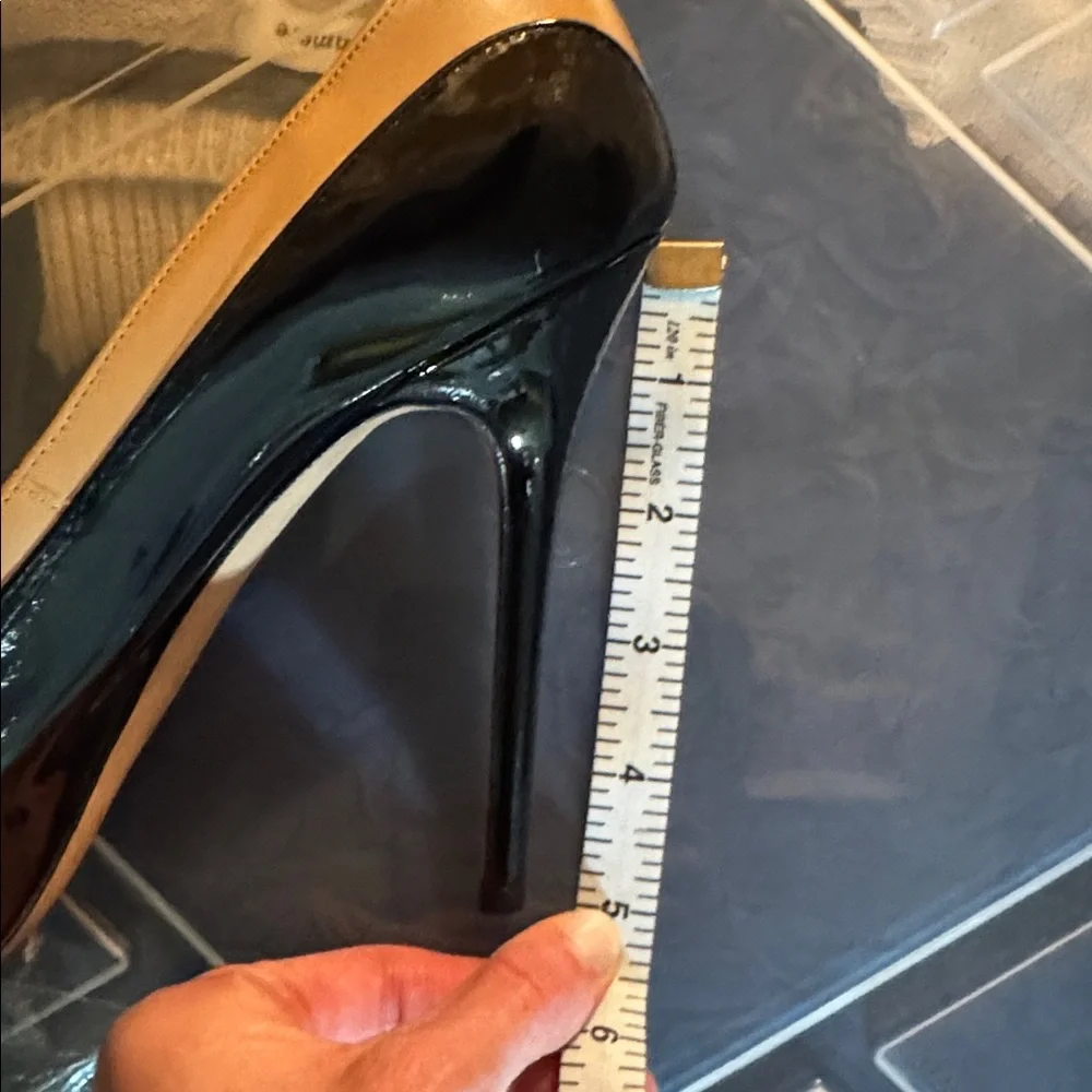 Jimmy Choo - size 37 1/2 - Black and Tan High Heels